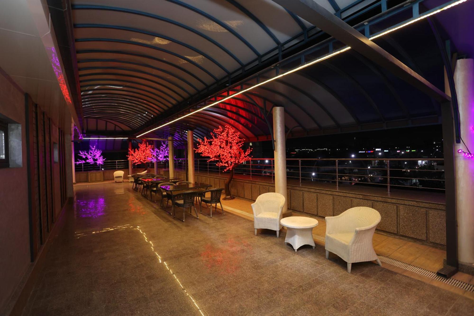 Chlnor Hotel Andijan Bagian luar foto